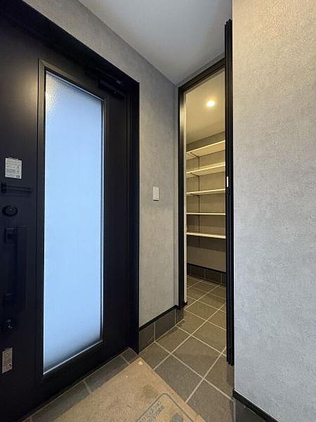 玄関内の様子です。