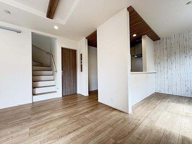 ご家族のコミュニケーションの機会が増えるリビング階段。