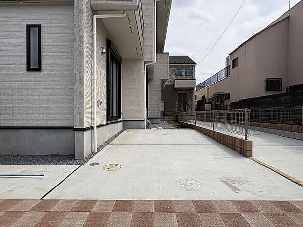 車2台駐車可能です。（車種による）