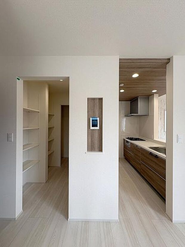 買い置き品の管理が楽になるパントリー