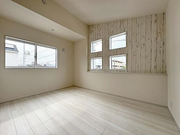 窓の配置がお洒落な6.2帖のお部屋