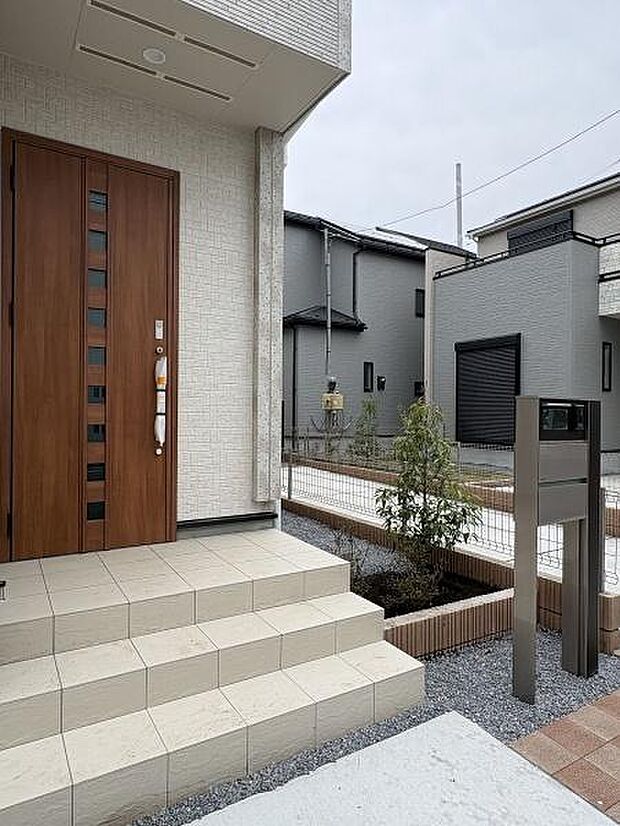 玄関外の様子です。