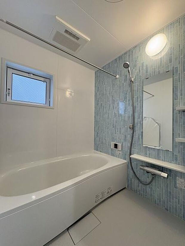 1日の疲れをゆっくりと癒すバスルーム。