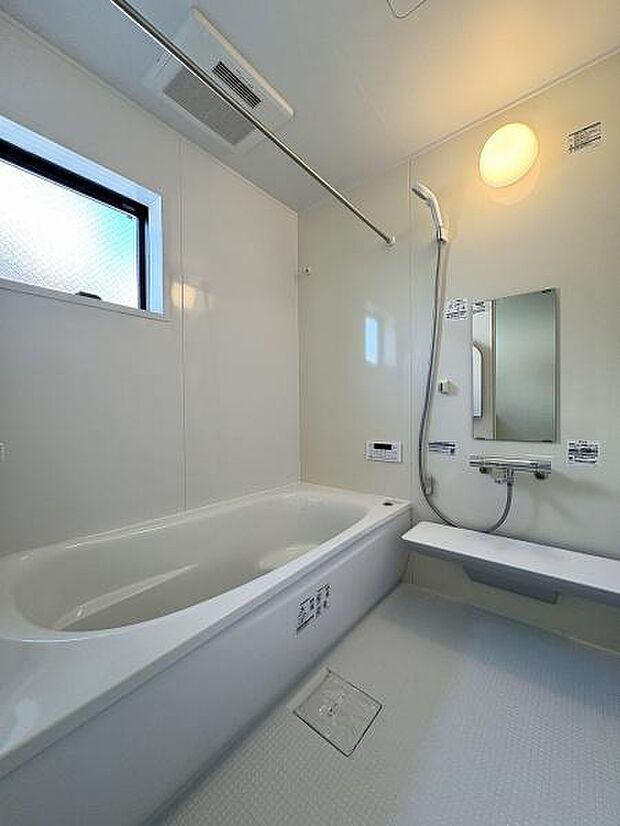 ランドリーパイプ付きなので、雨の日のお洗濯干し場として活躍します。