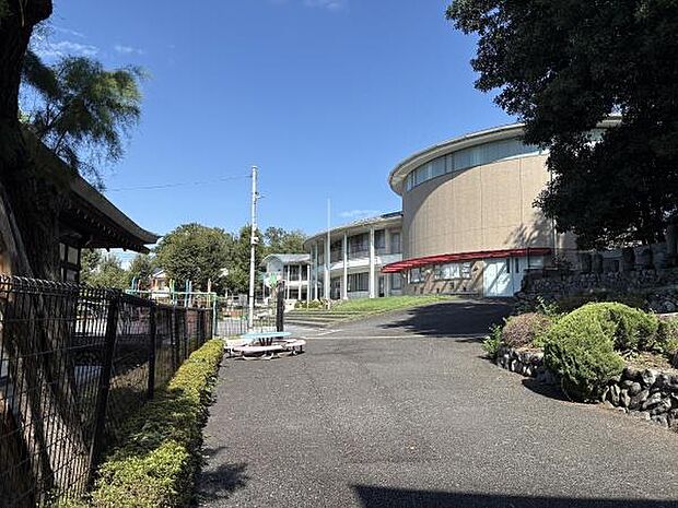 清岩院幼稚園まで648m