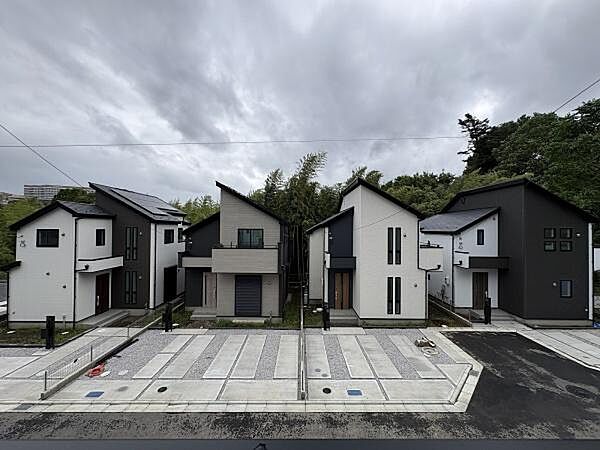 現地からの眺望の様子。緑の多い癒される環境です。