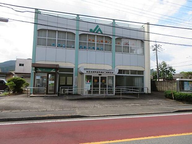 JA西東京二俣尾支店まで1528m、青梅市や奥多摩町で展開するJA。一部店舗ではとれたての商品を扱う直売店なども併設しています。