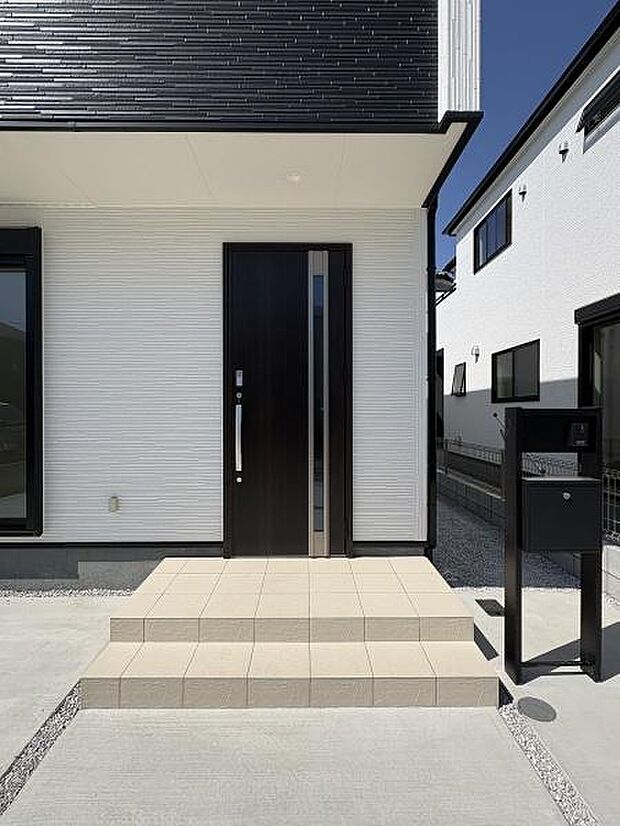 玄関外の様子です。