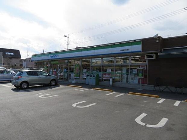 ファミリーマート青梅成木街道店まで257m