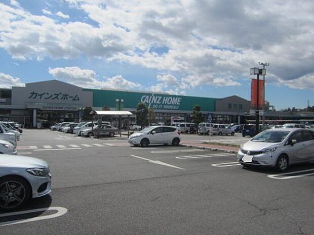 カインズホーム青梅インター店まで960m、住まいの品・文房具・DIY用品・ガーデニング用品など豊富な品ぞろえがあります。