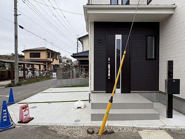 車2台駐車可能です。こちらは北側駐車場です。