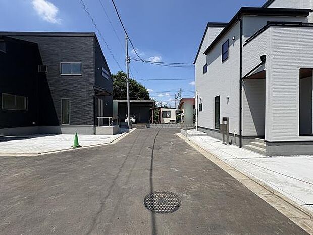 前面道路を含めた現地の様子です。