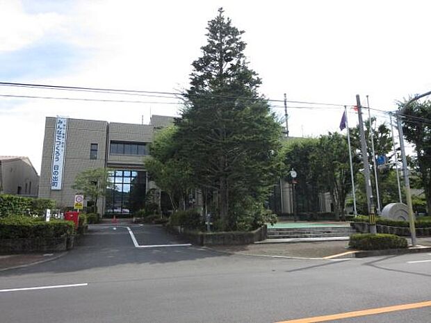 日の出町役場まで750m