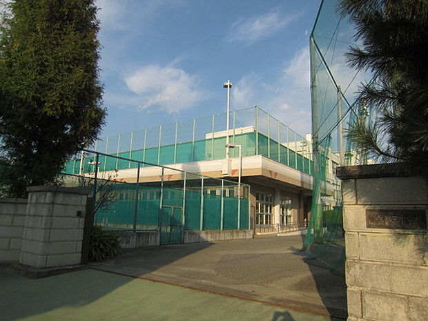 福生市立福生第三中学校まで718m