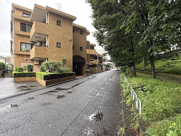 緑の多い癒される住環境