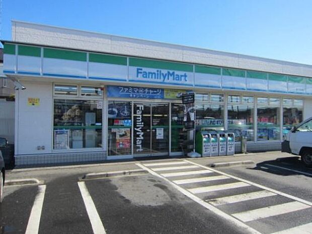 ファミリーマート福生北田園店まで282m