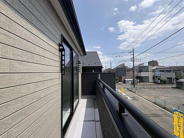 日当たり通風良好のバルコニー。