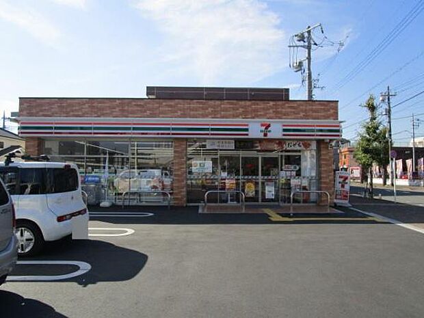 セブンイレブン小作駅西口店まで223m