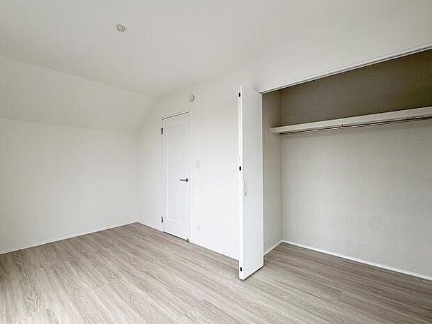 7.5帖洋室内クローゼット。全居室収納付きです。