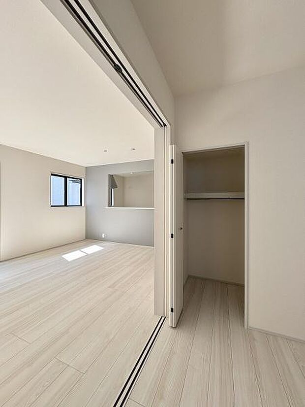 4.5帖洋室内クローゼット。
