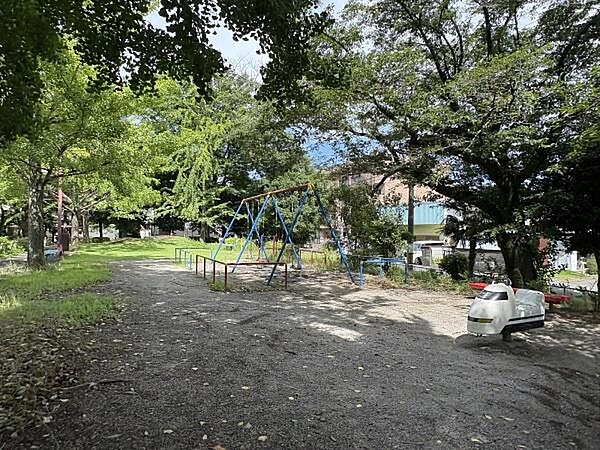 ペリカン児童公園まで707m