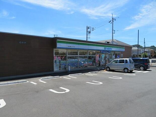 ファミリーマートあきる野インター店まで442m