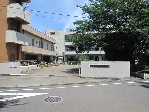 青梅市立霞台中学校まで751m