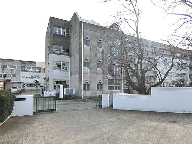 四街道市立八木原小学校まで550m