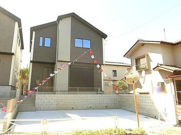 スーパーマーケットまで徒歩12分です