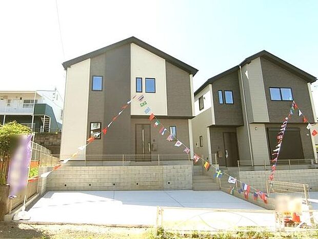 カースペース並列3台分です