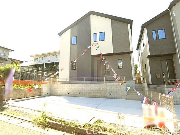 スーパーマーケットまで徒歩12分です