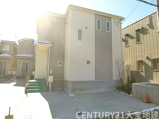 スーパーマーケットまで徒歩10分です