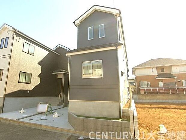 小学校まで徒歩3分・中学校まで徒歩8分