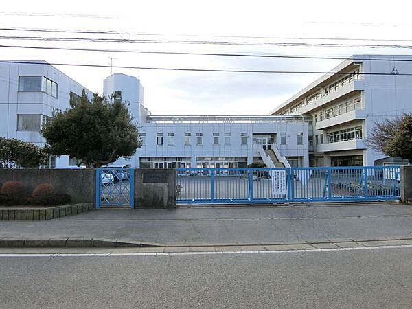四街道市立四街道北中学校まで1000m