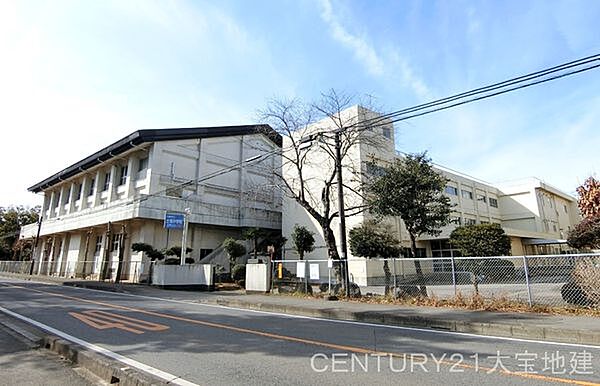 千葉市立土気中学校まで1515m