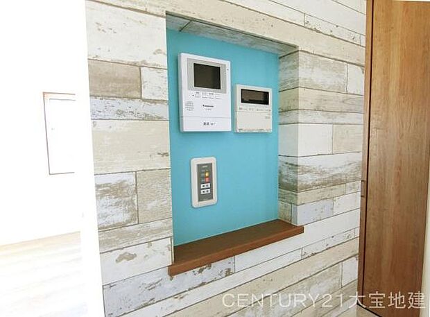 ■ＴＶドアホンや給湯パネルなどはリモコンニッチに！■すっきりまとまります■アクセントクロスを採用することで、さらにオシャレ度がアップします■棚部分にはミニチュアなどが置けますね