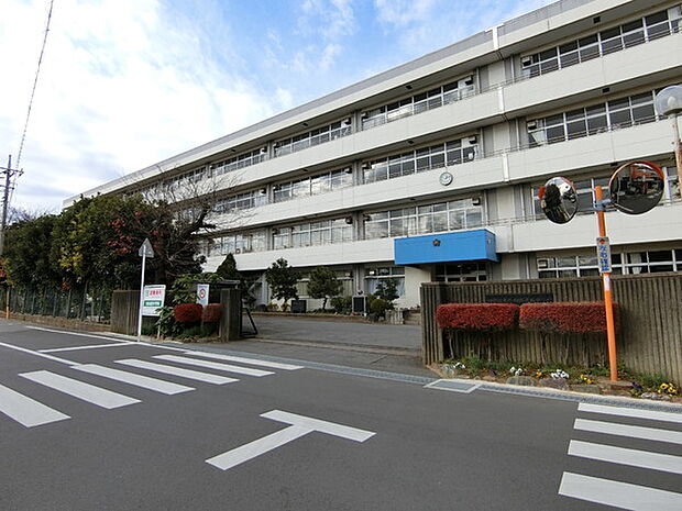 四街道市立四街道西中学校まで120m