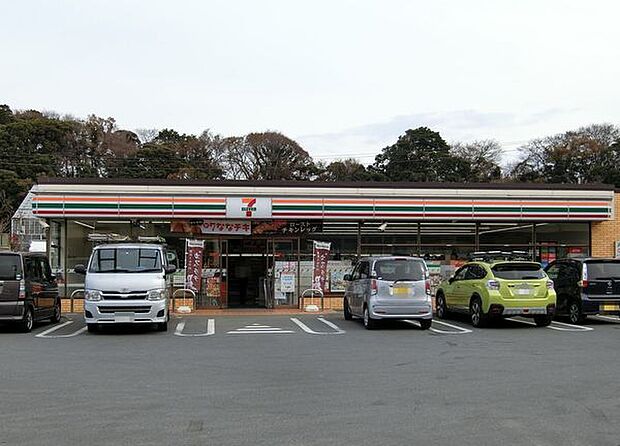 セブンイレブン千葉穴川インター店まで829m
