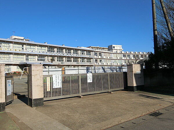 千葉市立検見川小学校まで750m
