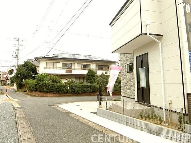 幅員約3.3m道路に接道しています