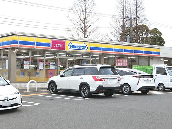 ミニストップ千葉都公園前店まで759m