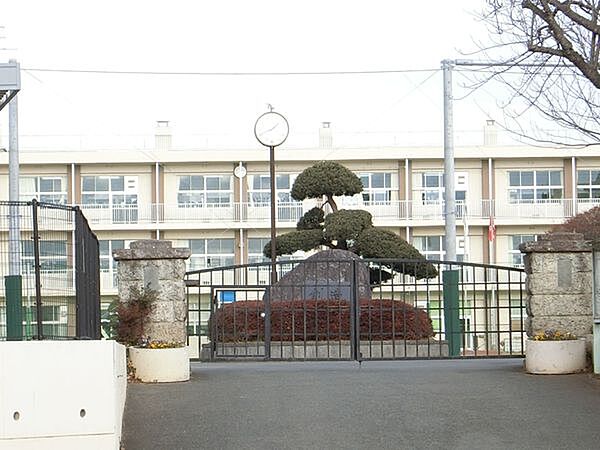 千葉市立誉田中学校まで2100m