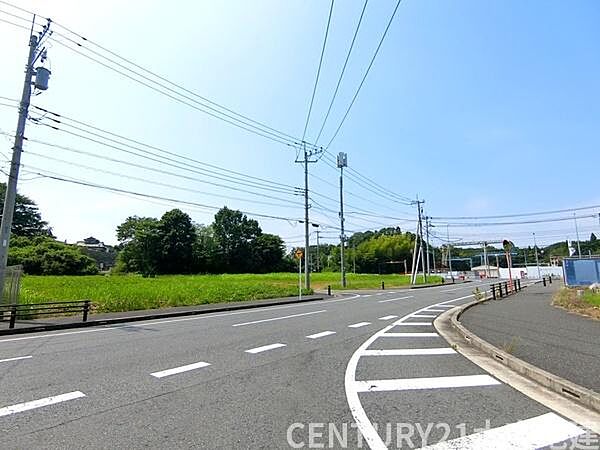 幅員約15ｍ道路に接道しています