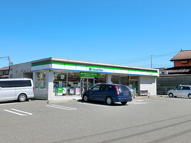 ファミリーマート若葉若松町店まで120m