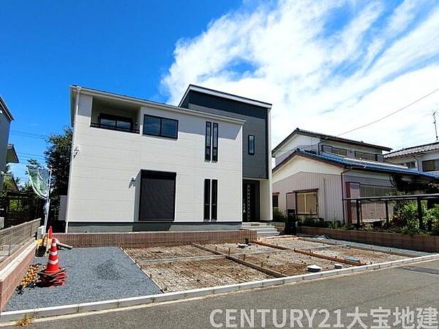 カースペース並列3台分です