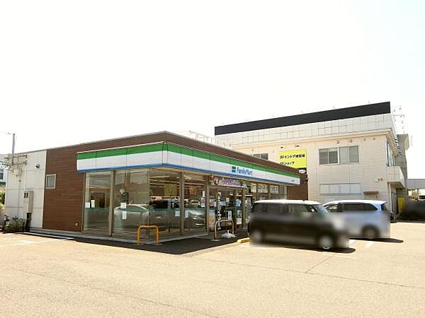 ファミリーマート稲毛長沼店まで185m