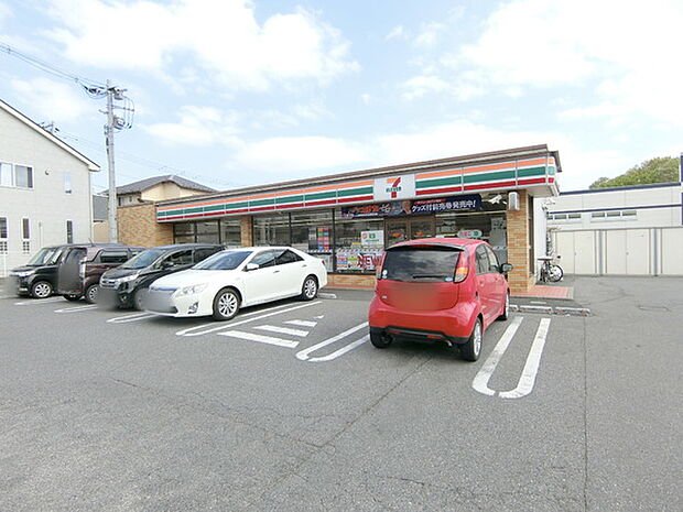 セブンイレブン千葉柏台店まで185m