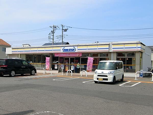 ミニストップ千葉北高校前店まで1213m