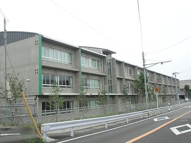 千葉市立松ケ丘中学校まで863m