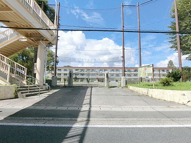 千葉市立誉田小学校まで920m